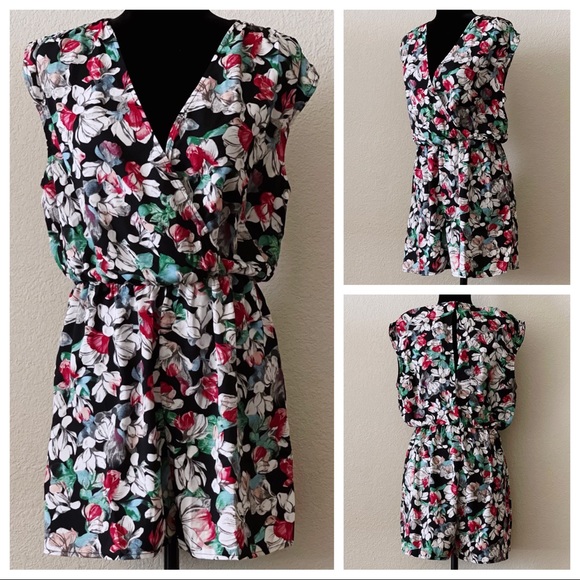 BCBGMaxAzria Surplice Floral Romper - Picture 2 of 8